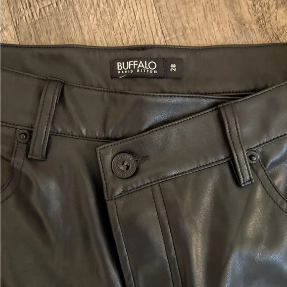 Black Criss Cross leather pants - Picture 3 of 6